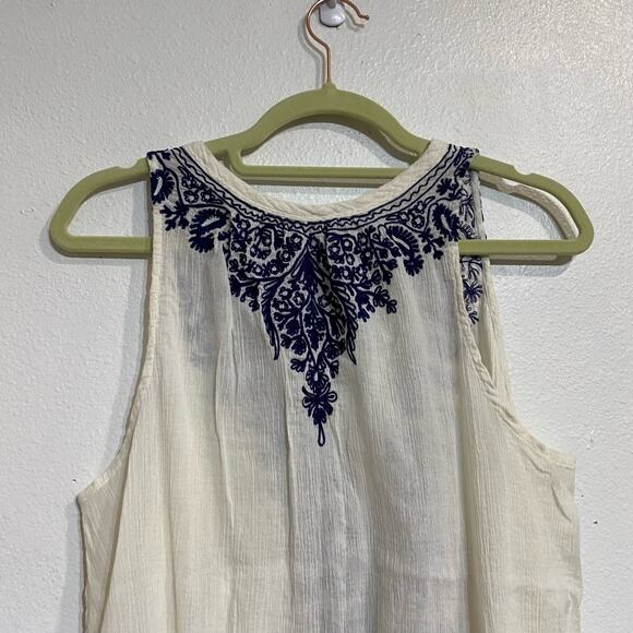 Joie White Blue Embroidered Sleeveless Button Down Blouse Sz M - Picture 8 of 12